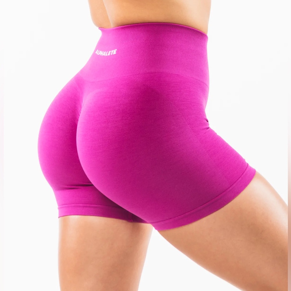 ❤︎︎ ALPHALETE Amplify Short 4.5”